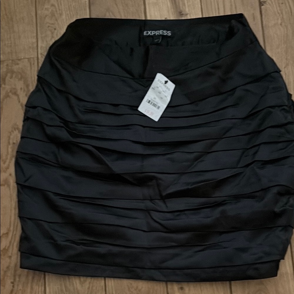 Express Black Bubble Mini Skirt for Cocktail Nights